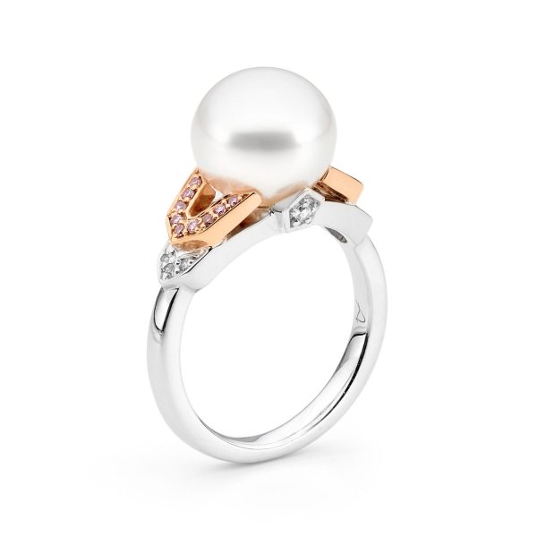 white and Argyle pink diamond pearl ring