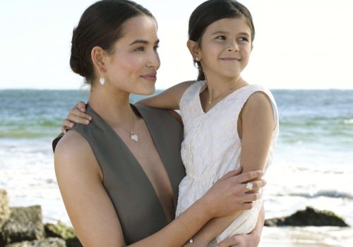 More Than a Gift: The Deep Symbolism of Pearl Necklaces for Mothers